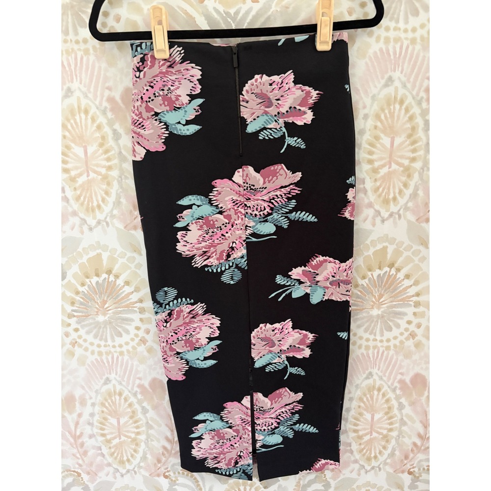 Elizabeth and James Floral Crop Top and Midi Pencil Skirt Set Black Pink S - Picture 7 of 8